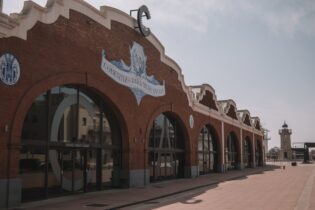 Descubre los sabores auténticos de Castellón en el Mercado de la Plaza Mayor: una experiencia imperdible para los amantes del turismo gastronómico